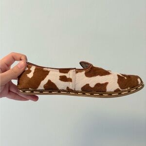 Sabah Brown and White Flats